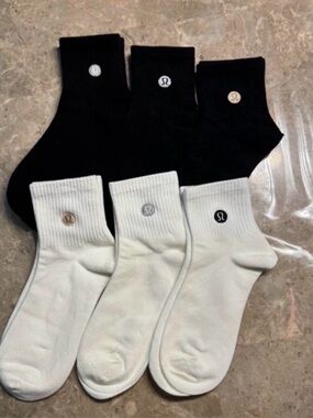 New Women’s Lululemon Athletica short Socks 
6 pairs 
Size Medium